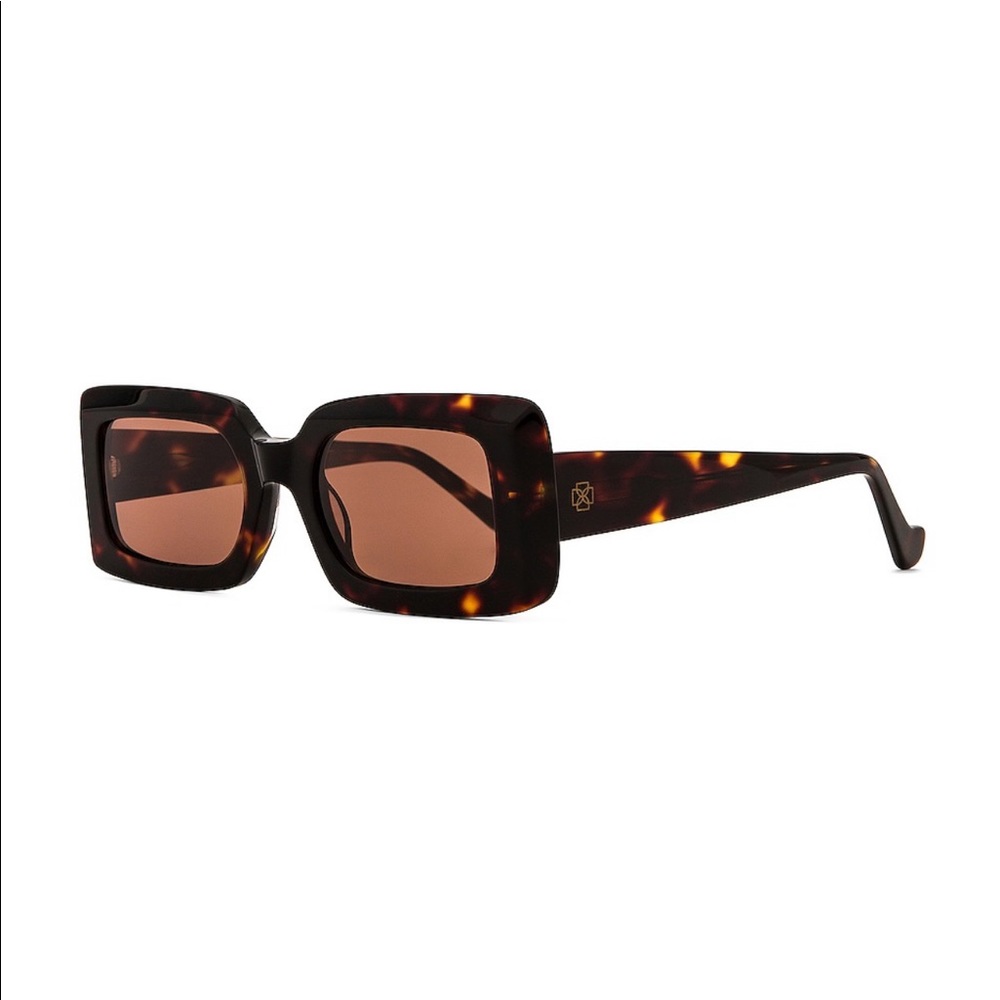 COPY - Devon Windsor Tortoise Havana Sunglasses and case